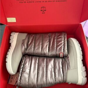New Hunter Women Metallic Snow Tall Winter Boots 
Silver/Hail Grey.